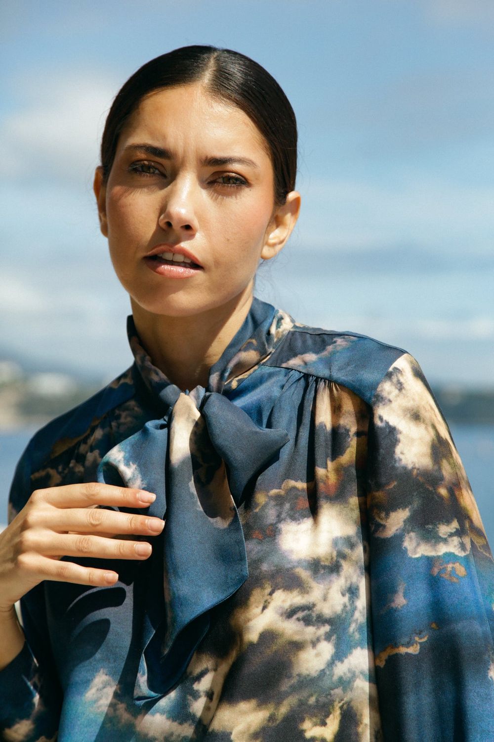 Leslie Monte Carlo - Blouse exclusive print bow tie