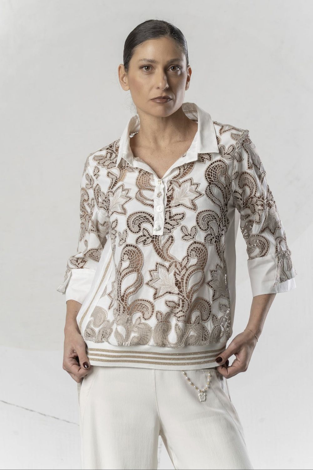 Elisa Cavaletti - Shirt floral embroidery beige and white