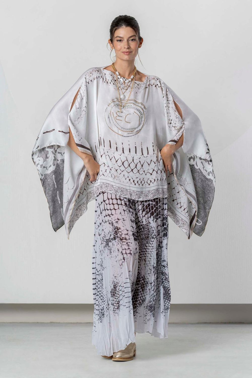 Elisa Cavaletti - Kaftan with arabesque print