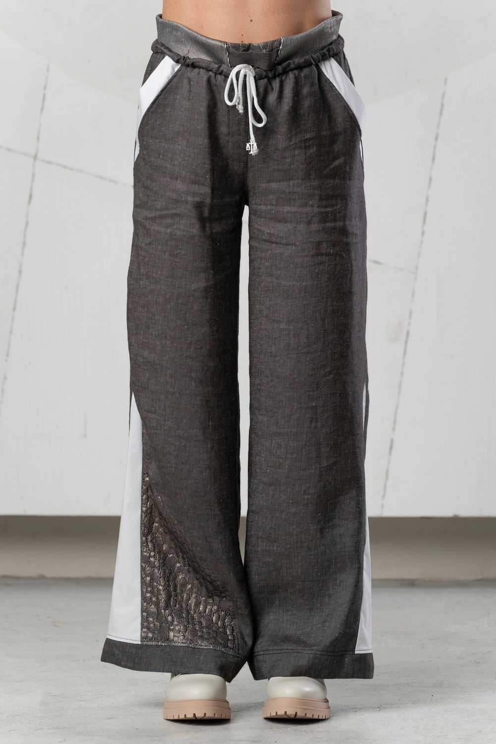 Elisa Cavaletti - Pants linen laminated print