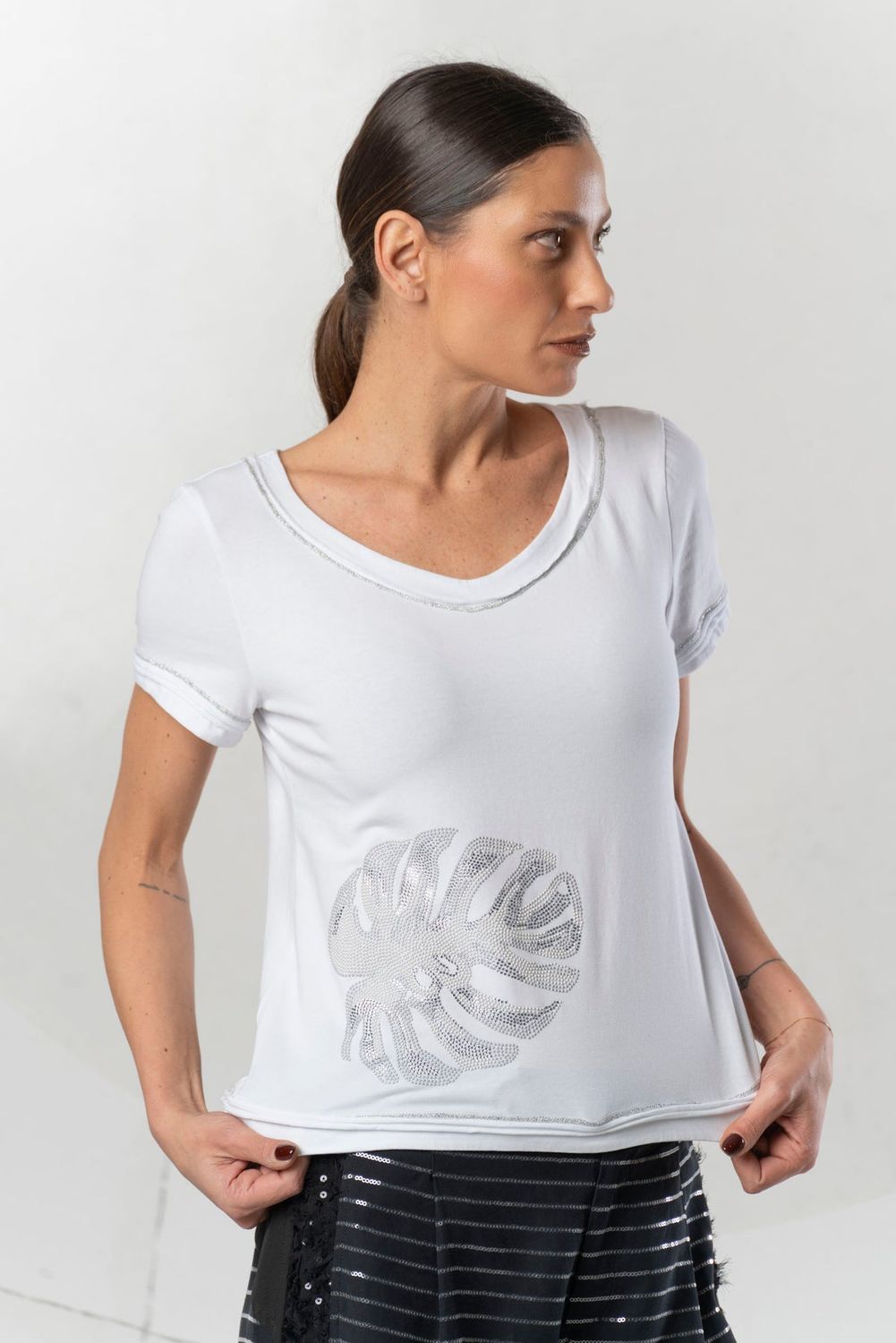 Elisa Cavaletti - T-Shirt leave print rhinestone and pearls