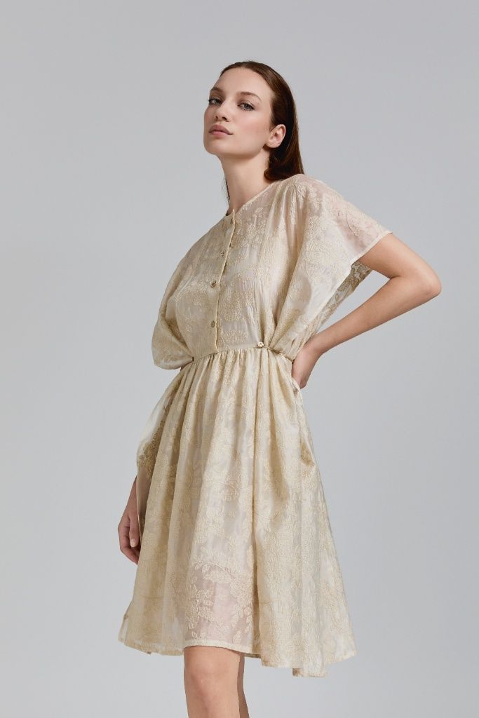Tricot Chic - Dress flare embroidery off white gold