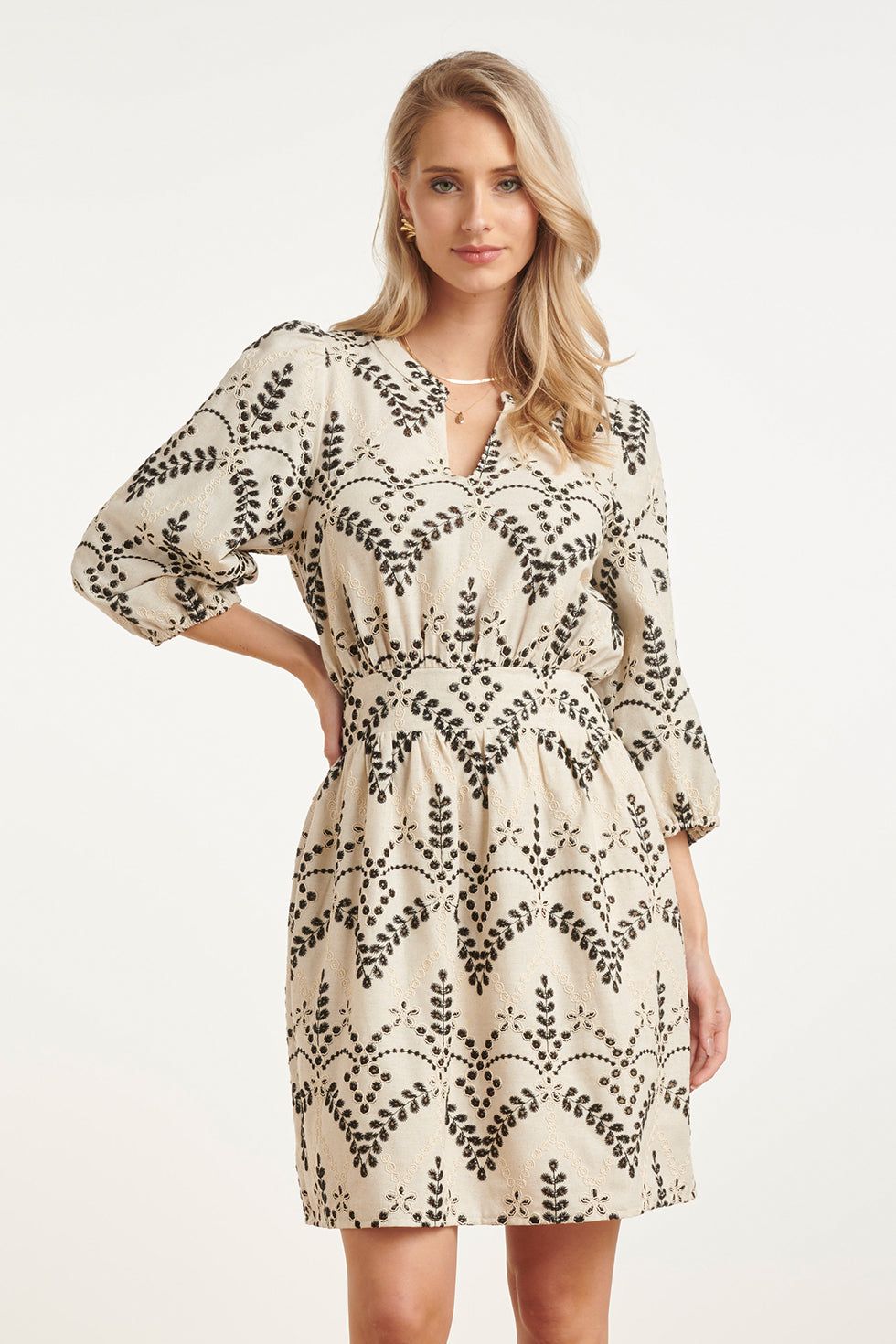 Dress linen embroidery sand black