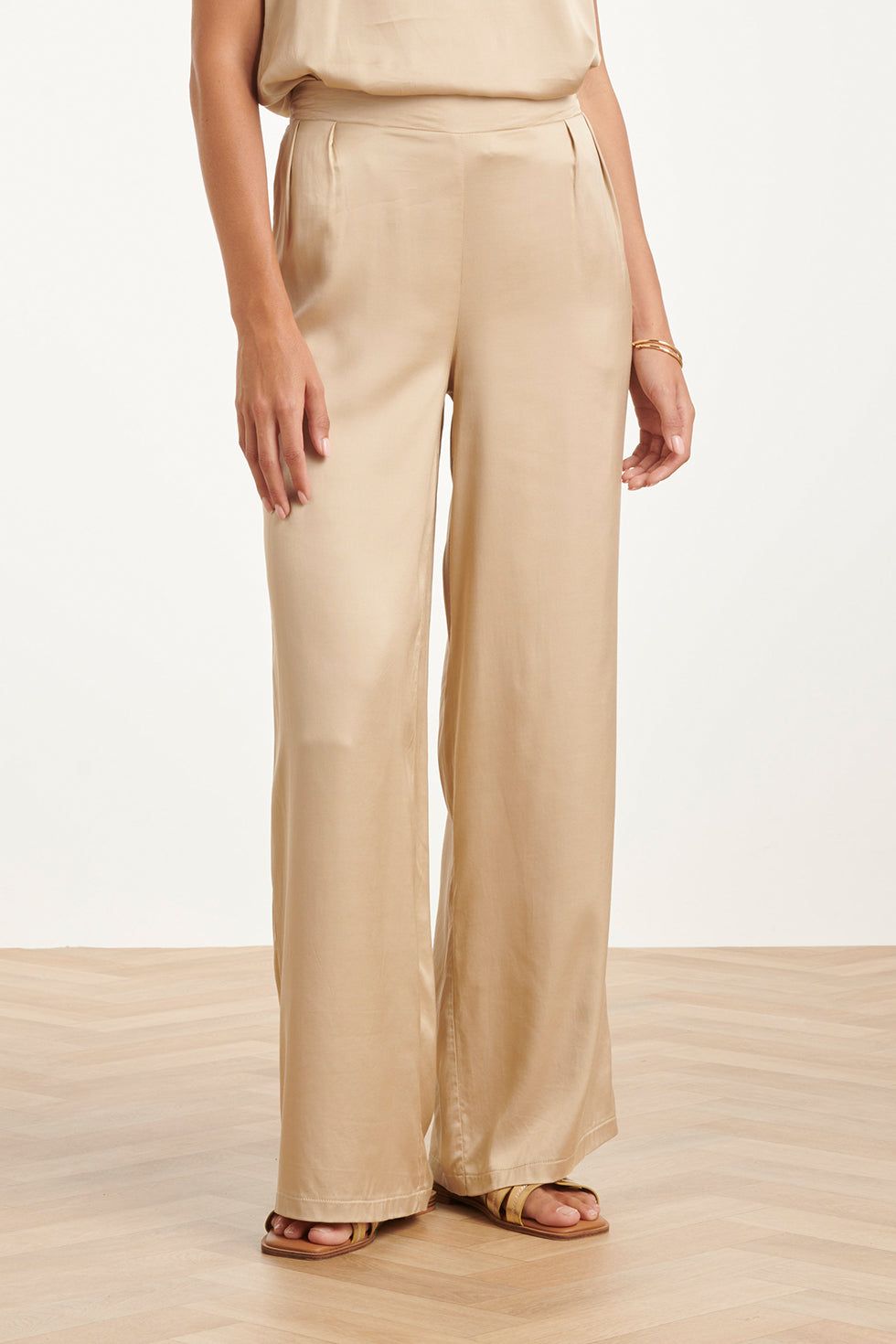 Pants satin dark sand