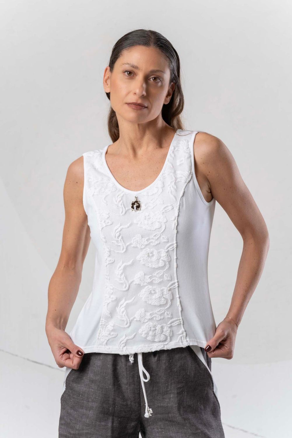 Cami round neck lace front