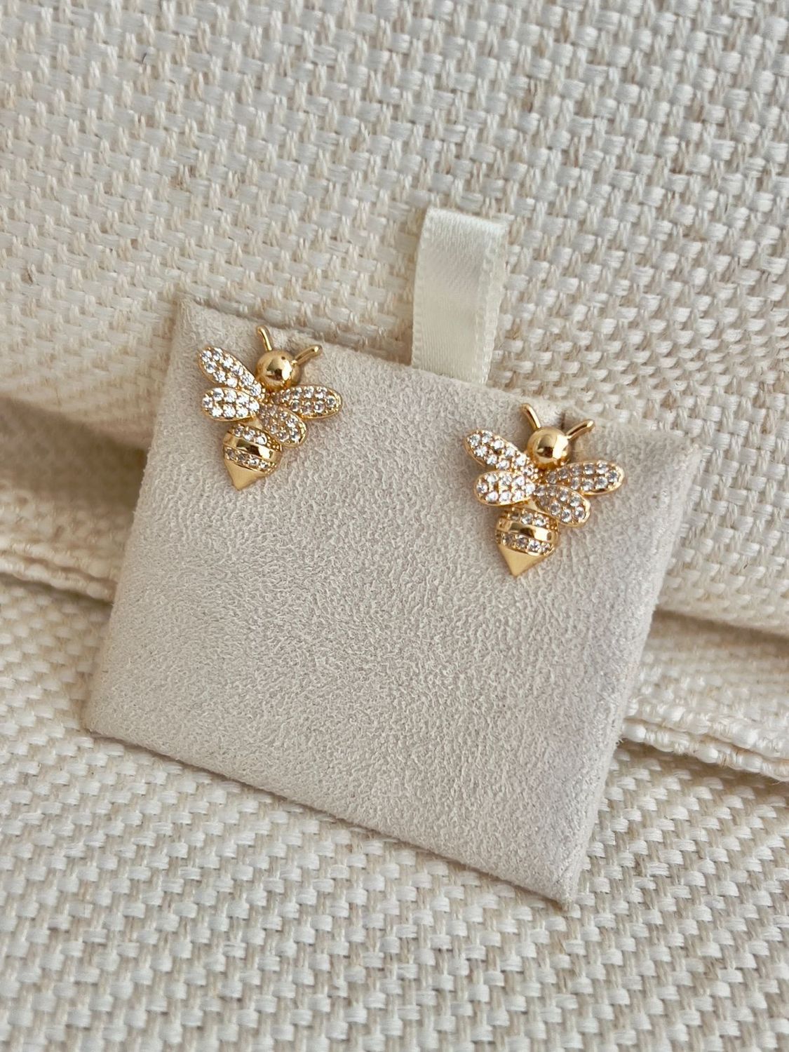 Earing  “Bee style“using white crystal zirconia stone and plating gold