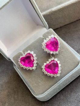 Set semi jewelry with tourmaline rose in heart format and plating white gold.