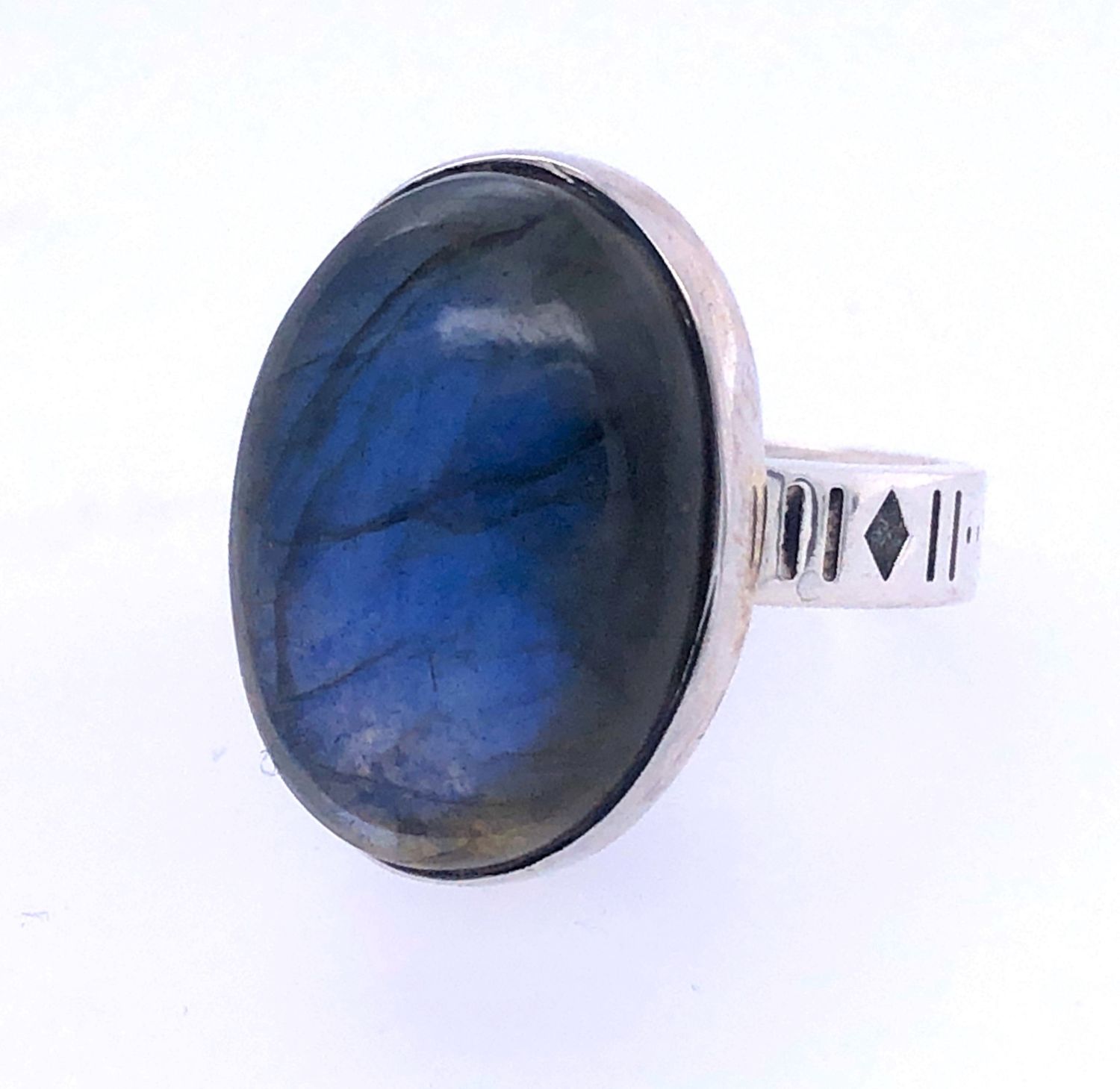 Labradorite Oval Duchess Ring