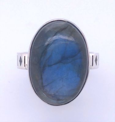 Labradorite Oval Duchess Ring