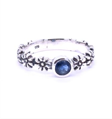 Kyanite Daisy Chain Ring