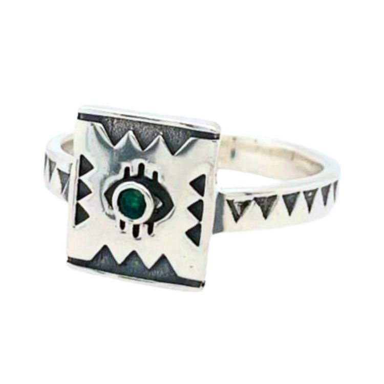 Emerald Promise Of The Oracle Ring[J