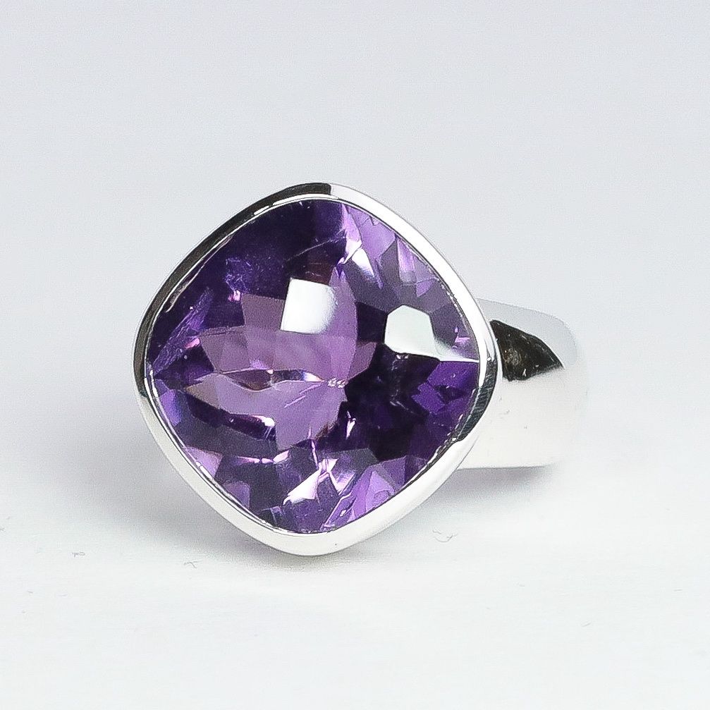 Amethyst Captivating Ring, Ring Size: Size 6