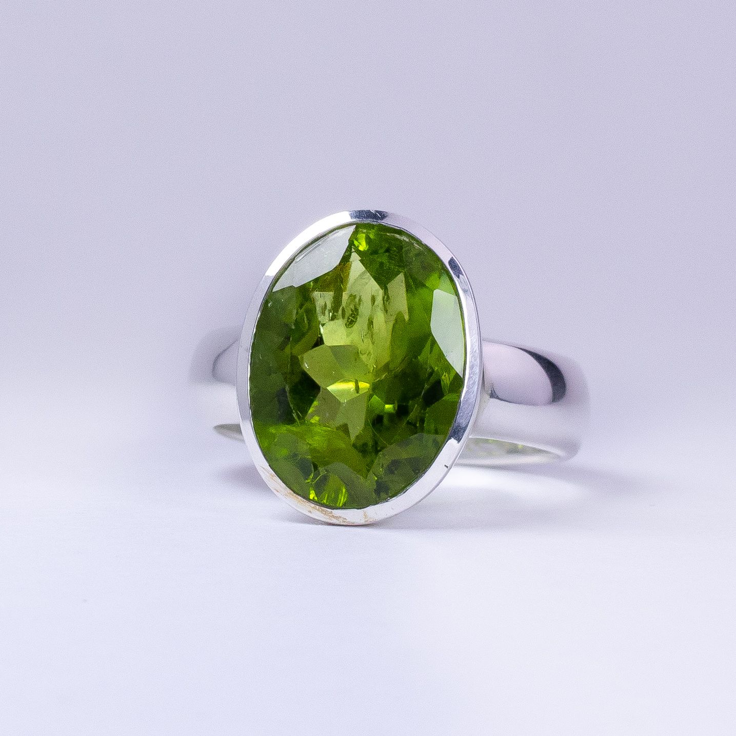 Peridot Prince Unisex Ring, Ring Size: Size 6