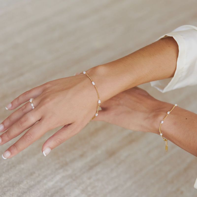 &quot;LOVINA&quot; FRESHWATER PEARL BRACELET