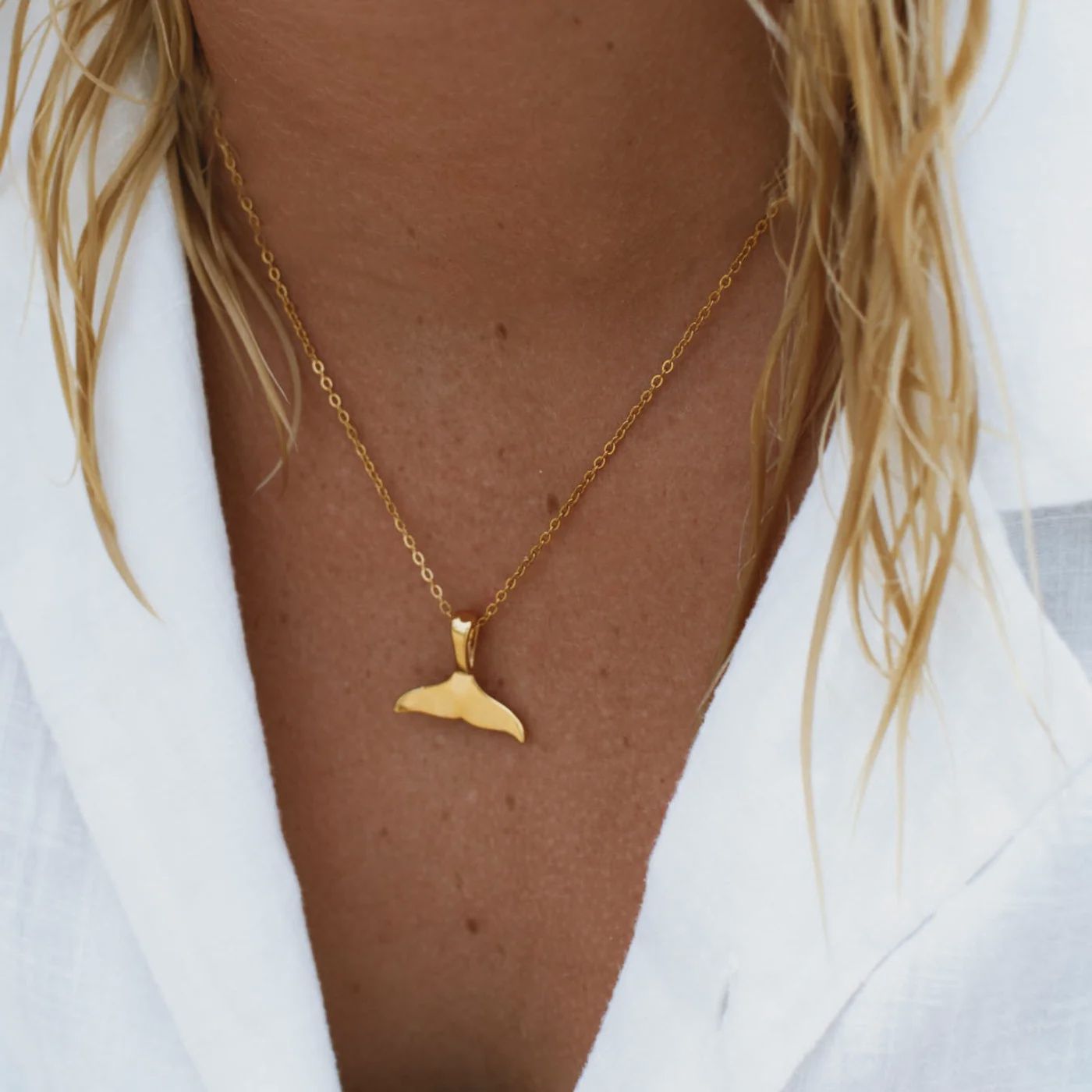 Whale Tail Necklace, Colour: Gold