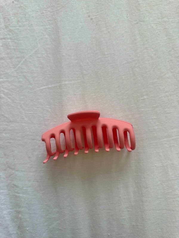 CLAM CLAW HAIR CLIP