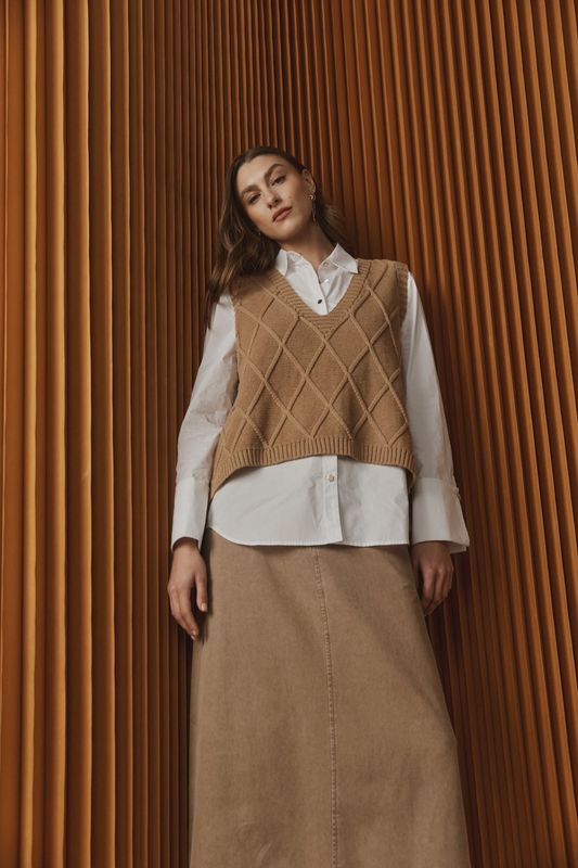 LIORA KNIT VEST - MOCHA