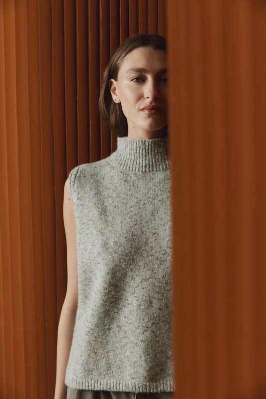 ZARDA KNIT VEST - SAGE