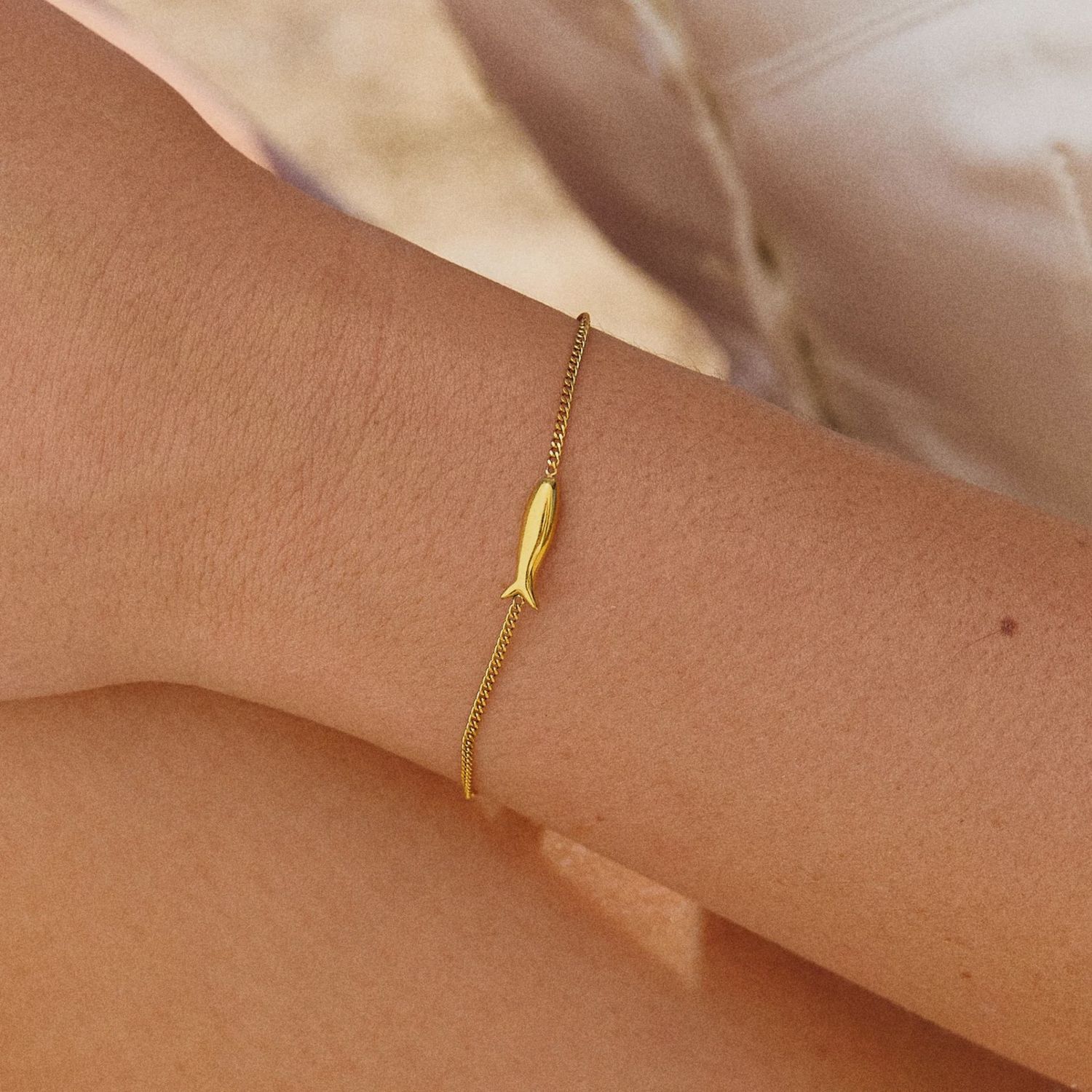 Fish Bracelet, Colour: Gold
