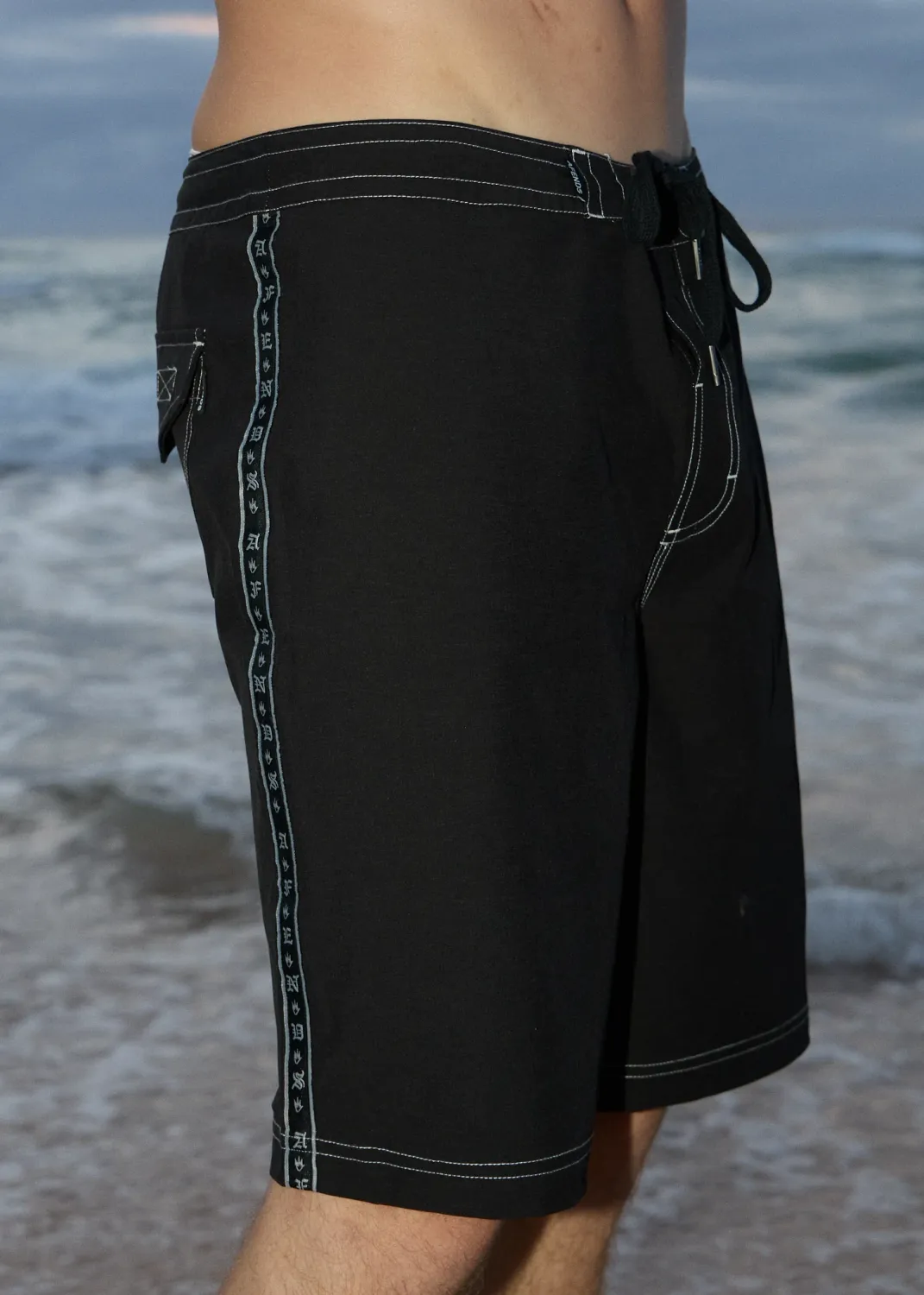 The Wreck Fixed Waist Board short 20-Black, Size: 28