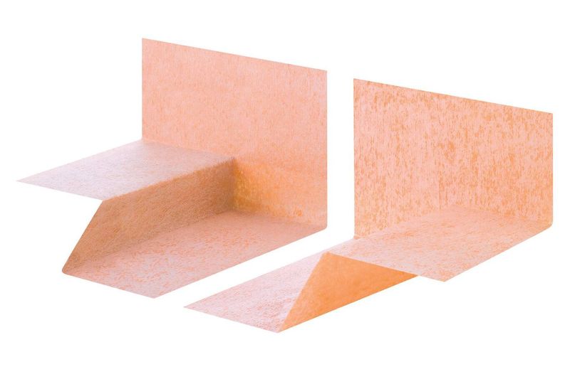 Preformed waterproofing corners for curbless shower applications