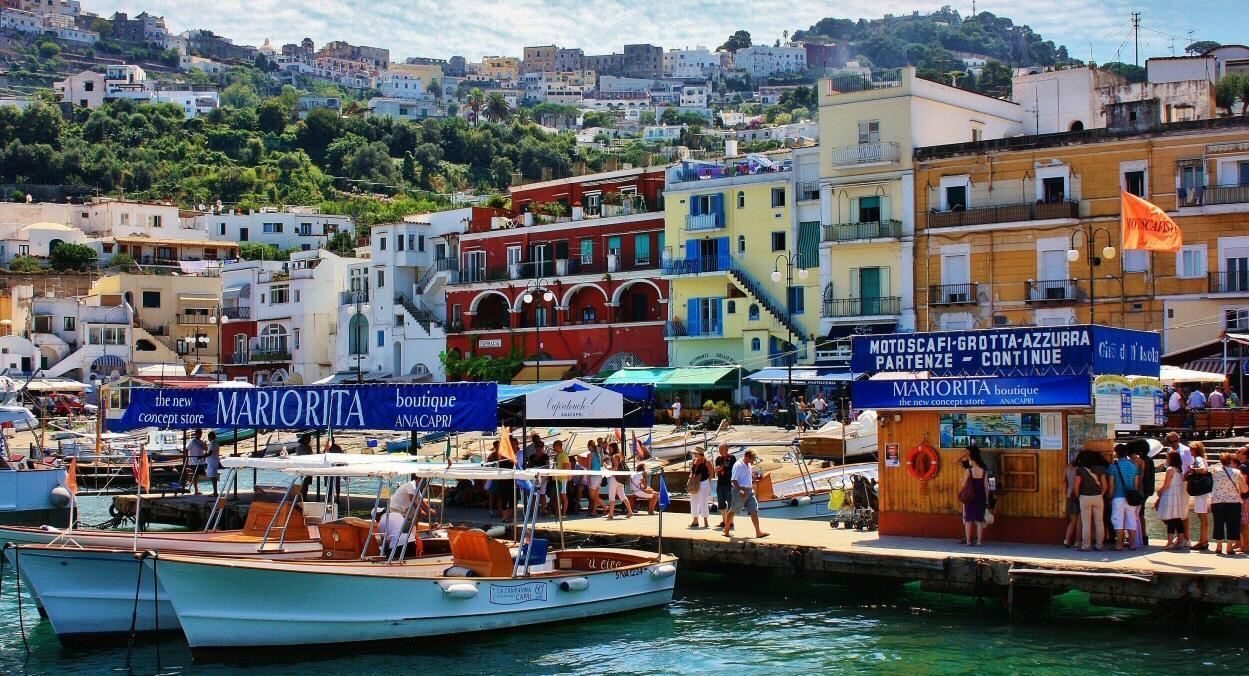 Ferry a Capri