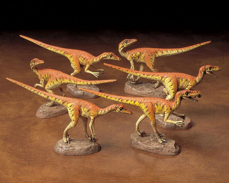 Tamiya 1/35 Velociraptors Dinosaur Diorama Set