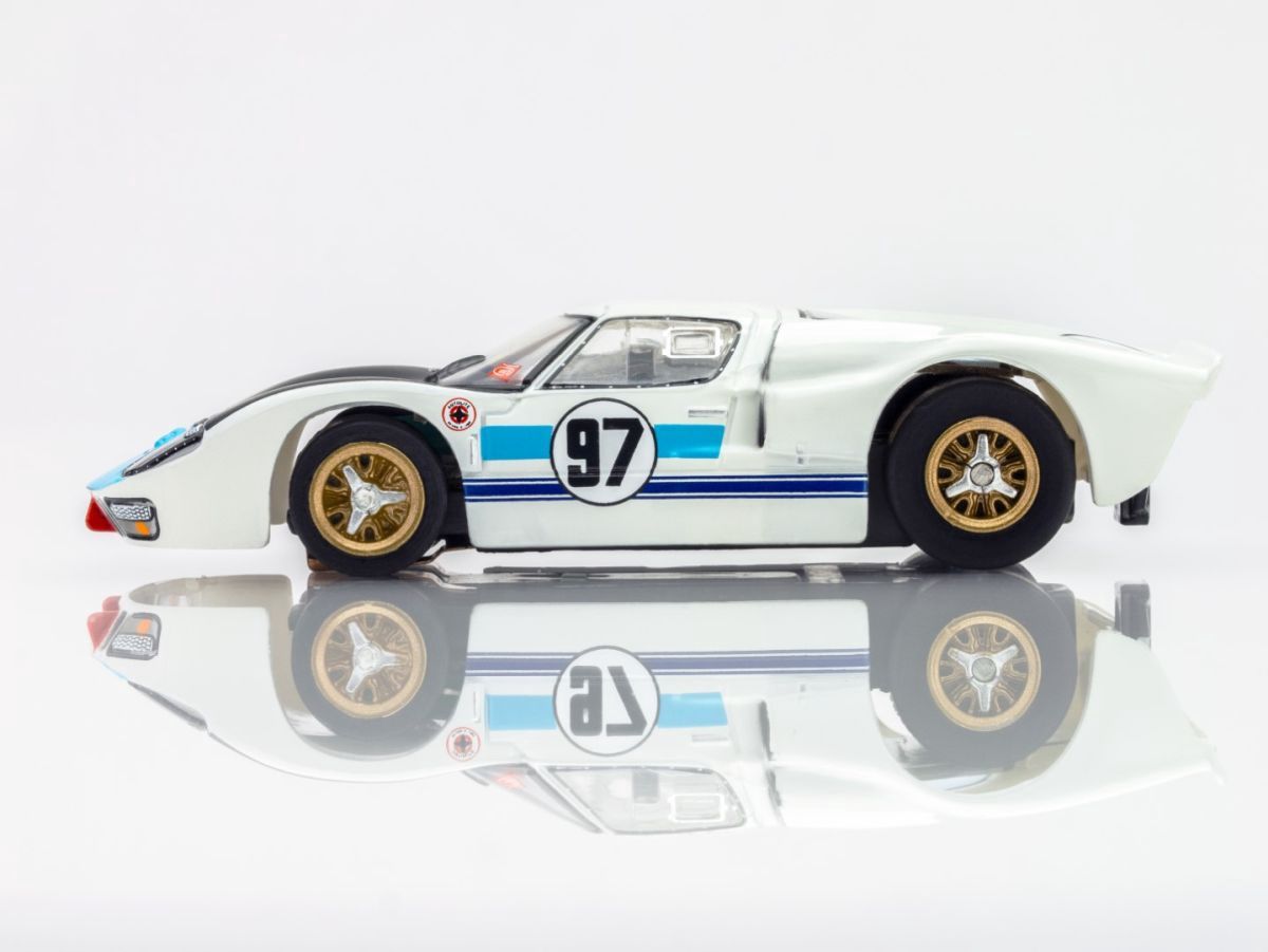 AFX Collector Series 1966 Ford GT40 Mk II Daytona #97 HO Slot Car