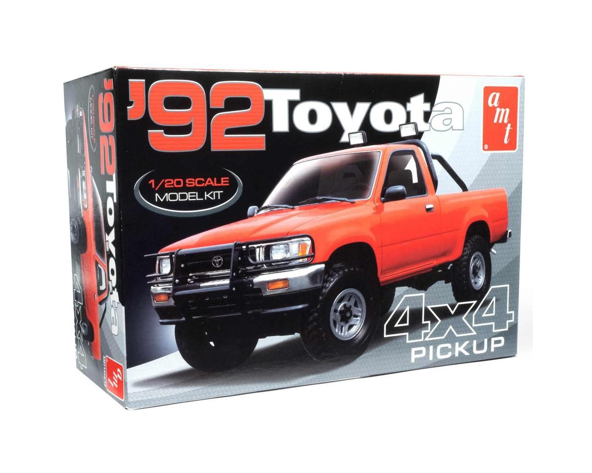 AMT 1/20 1992 Toyota 4x4 Pickup Model Kit, Variant: AMT1425