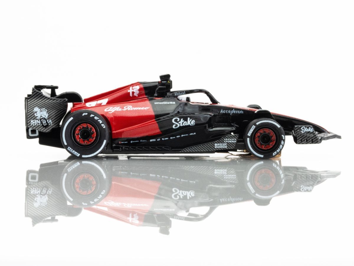 AFX Alfa Romeo 2023 F1 FY-77 HO Scale Slot Car (Black/Red) (LWB) (Mega G+)