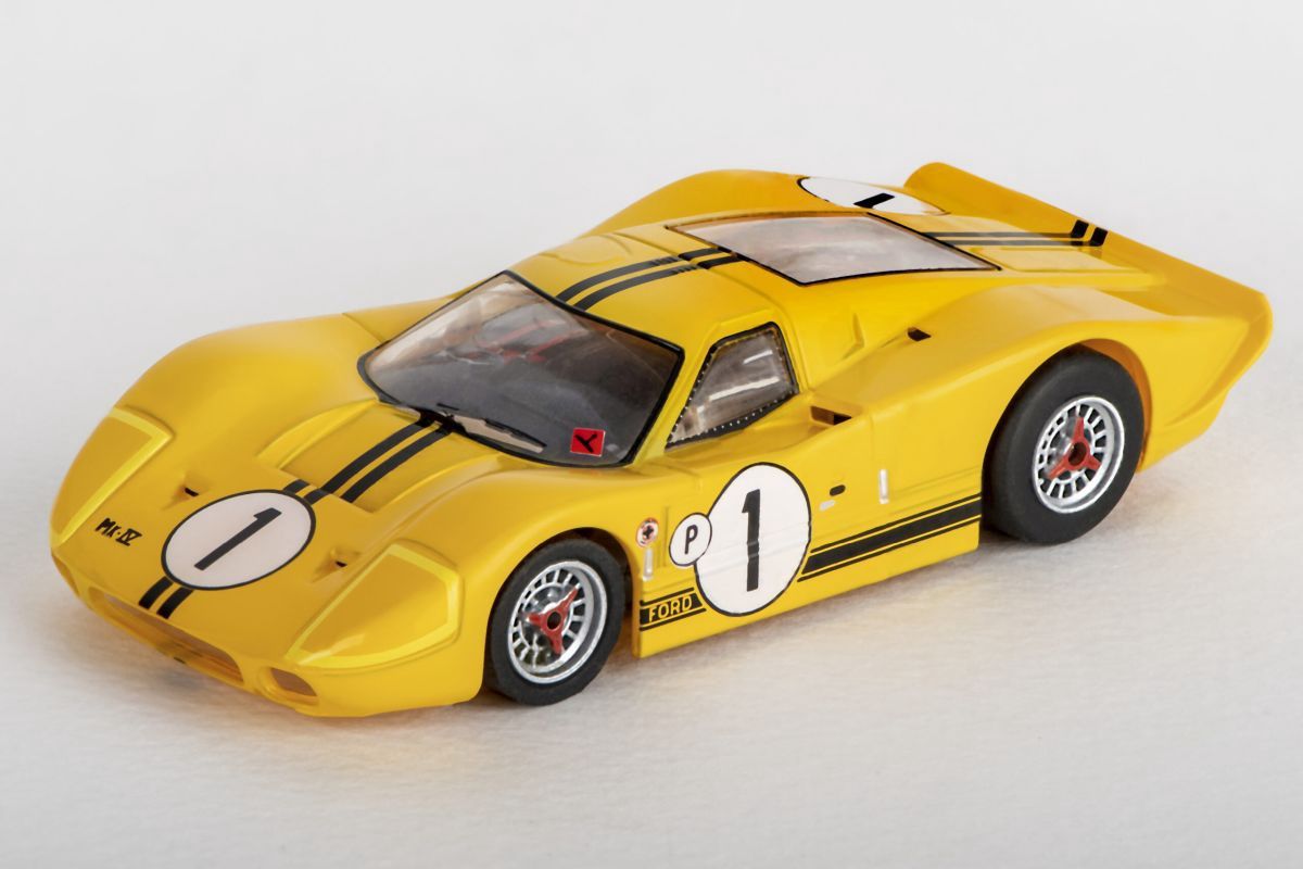 AFX Collector Series 1967 Ford GT40 Mk IV Sebring #1 HO Slot Car