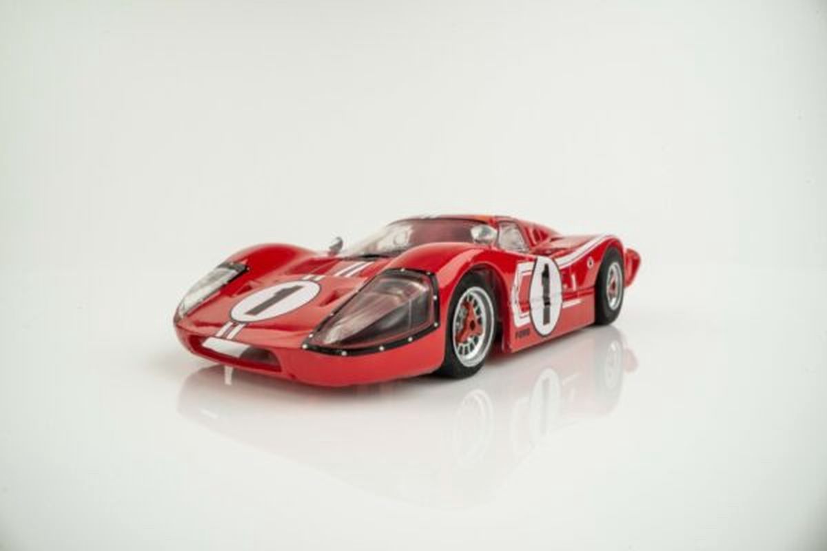 AFX Collector Series Ford GT40 Mk IV Le Mans #1 HO Slot Car
