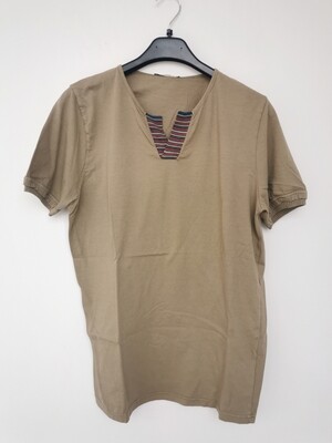 Open crew-neck t-shirt