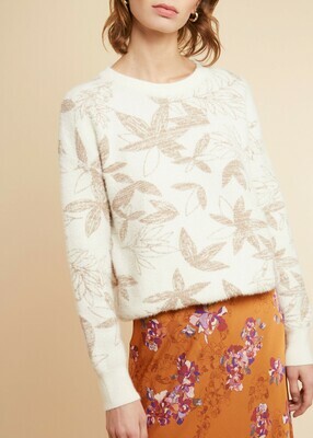 Ultra soft sweater with leaves pattern