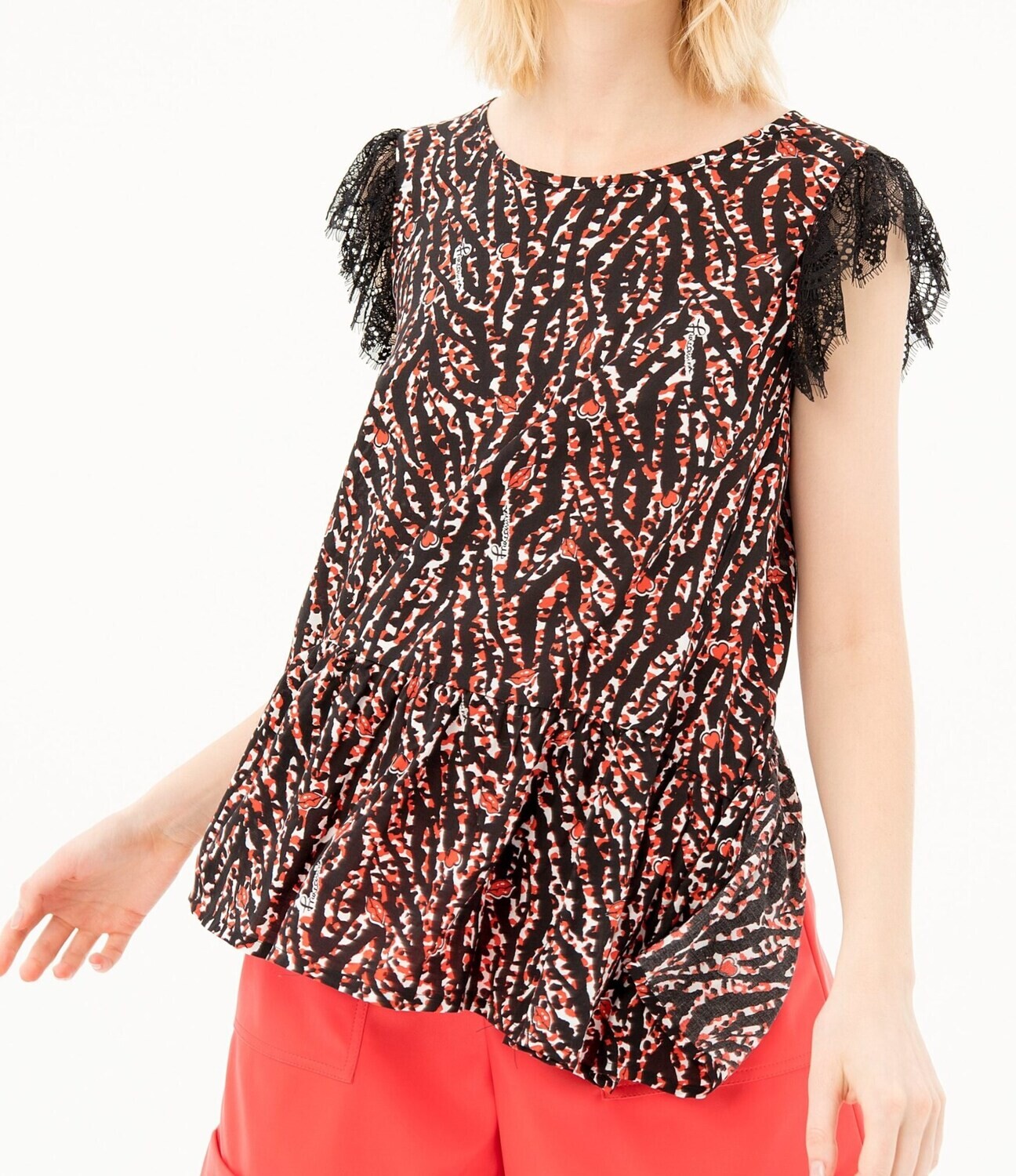 Fresh viscose top with opening