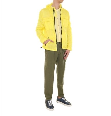 ​K-way with front pockets