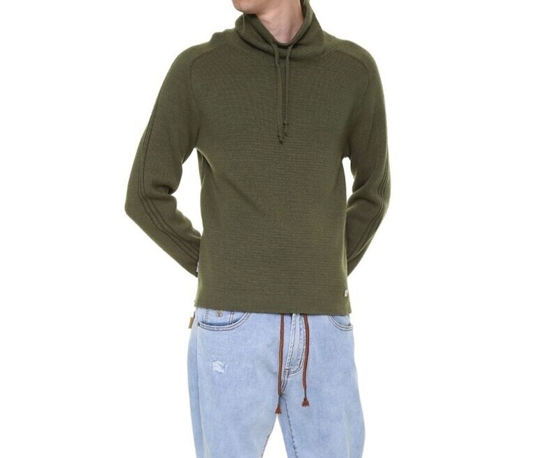 Sweater with drawstring at the neck
