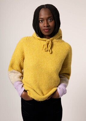 Ribbed sweater with hood