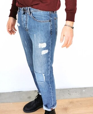Slim fit jeans with breaks