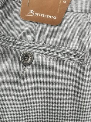 ​Slim fit pants with micro-pattern