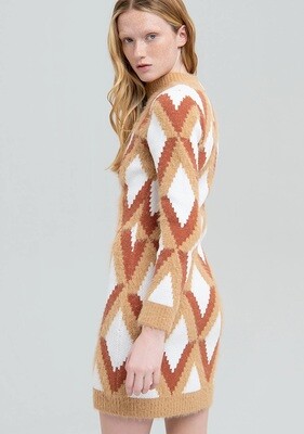 ​Slim dress in diamond knit