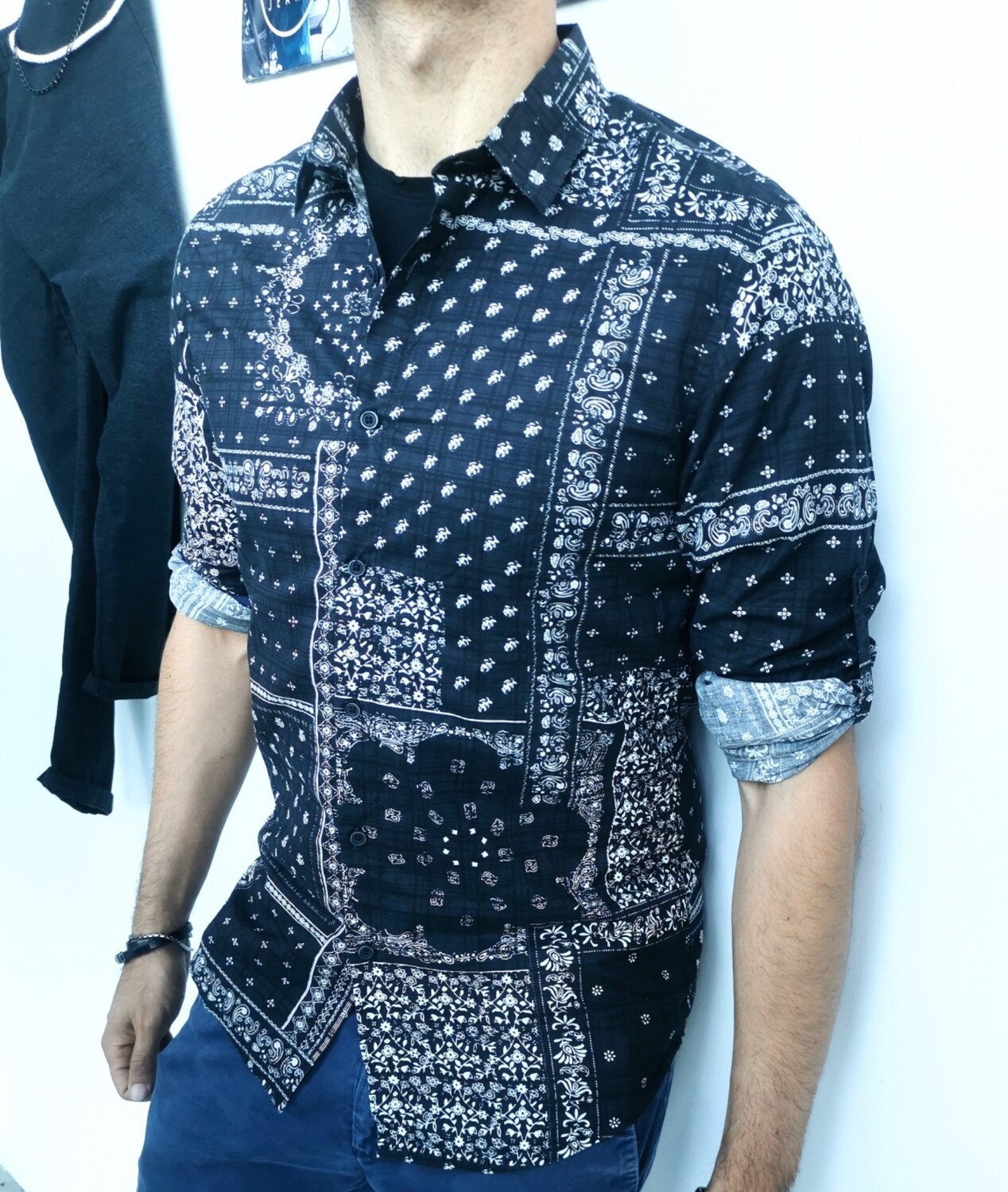 Slim shirt with foulard pattern
