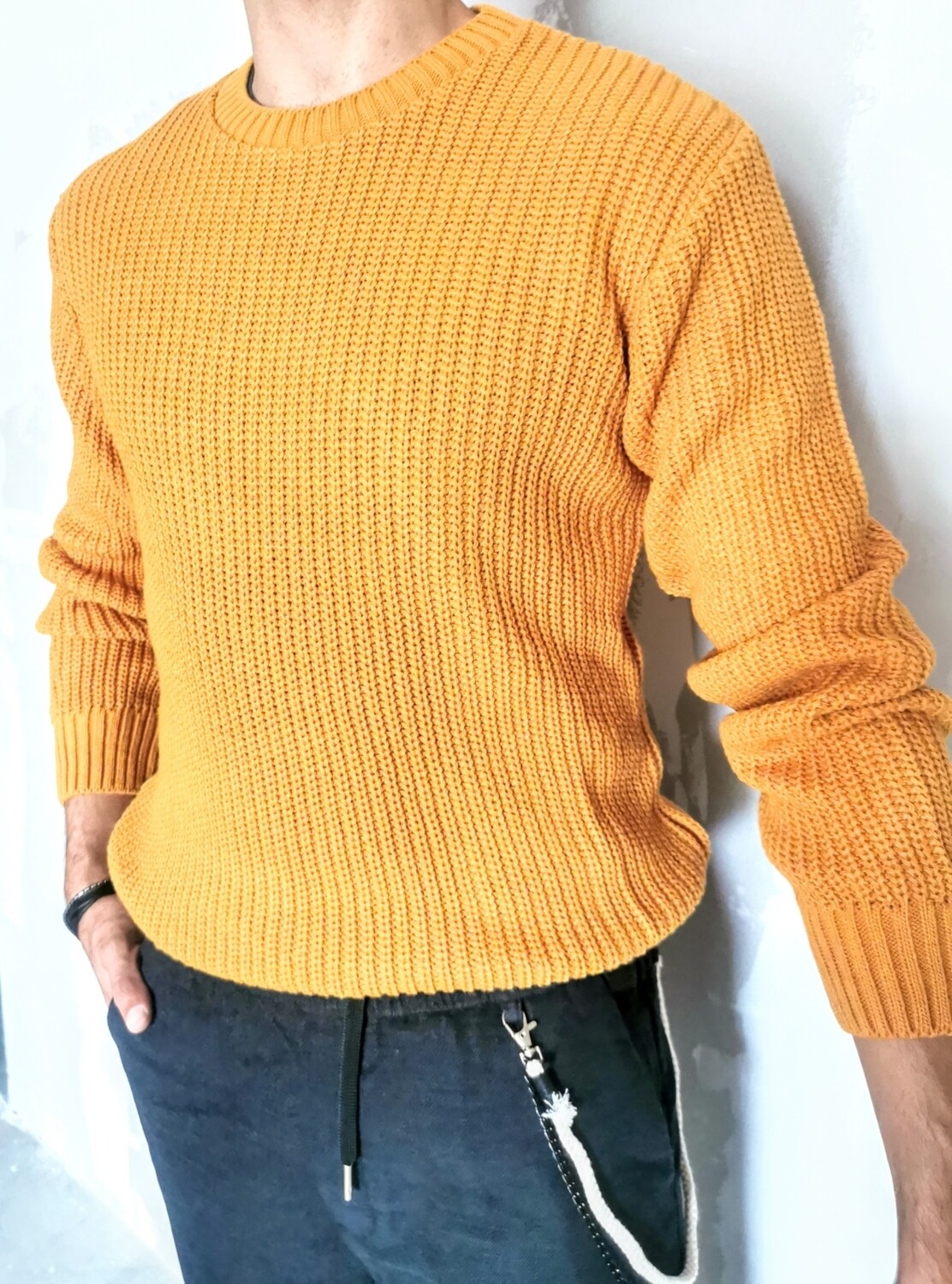 Regular ribbed sweater with crew neck