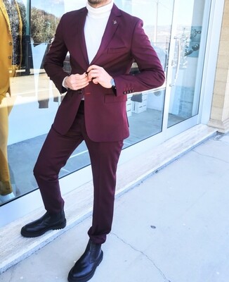 Slim fit men&#39;s suit with classic lapel