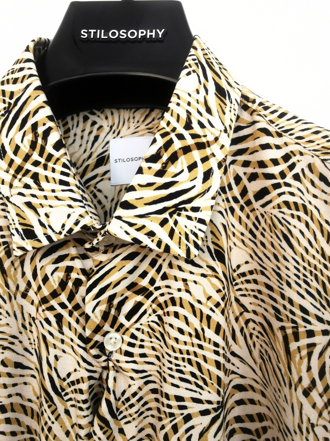 ​​Slim shirt in fluid fabric