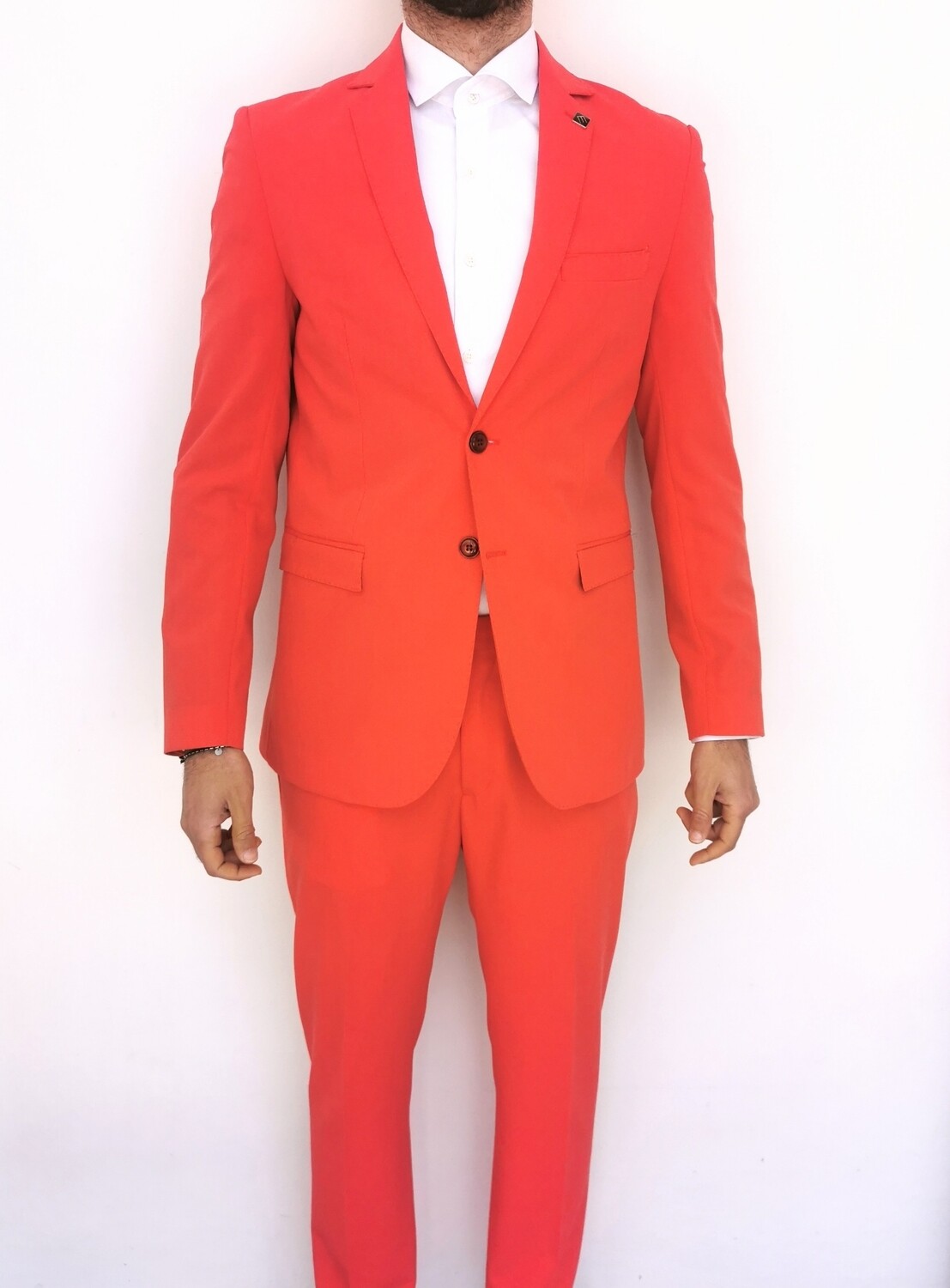 Slim fit suit with slim notch lapel