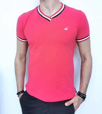 V-neck t-shirt