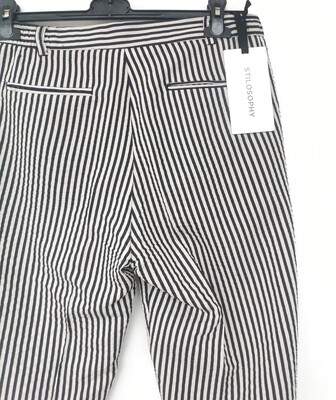 ​​Slim cropped striped chino pants