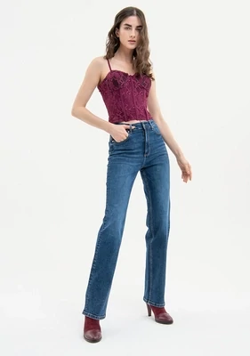 ​Regular push up jeans with medium wash