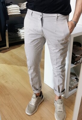 ​​Slim cropped chino pants